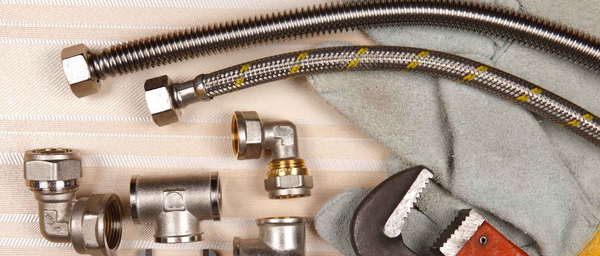 Emergency plumbers E1